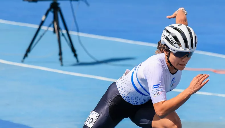 La patinadora salvadoreña, Ivonne Nóchez se quedó con la presea de Oro en la categoría de 200 metros meta contra meta.