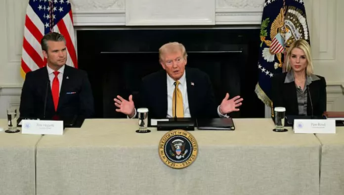 Trump advierte sobre posible operación terrestre en Venezuela El presidente Donald Trump advirtió de posibles acciones terrestres en Venezuela sin ofrecer detalles sobre el alcance o el momento de esas operaciones.