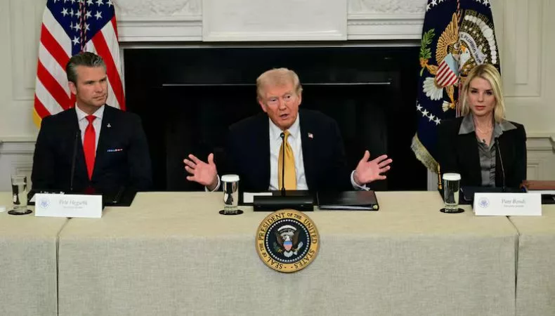 El presidente Donald Trump advirtió de posibles acciones terrestres en Venezuela sin ofrecer detalles sobre el alcance o el momento de esas operaciones.