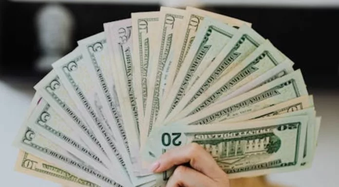 El presidente Nayib Bukele anunció que este viernes el Gobierno, junto a autónomas y empresas públicas, realizará el pago total anticipado del aguinaldo 2025.