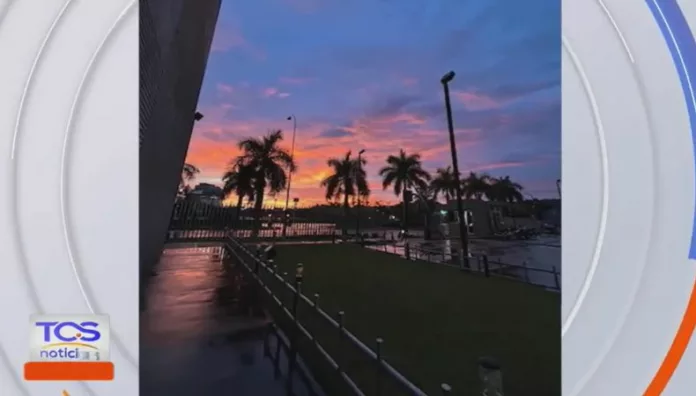 Aunque El Salvador no tiene estaciones marcadas, el otoño se percibe en atardeceres cálidos, noches frescas y cambios en la vegetación.