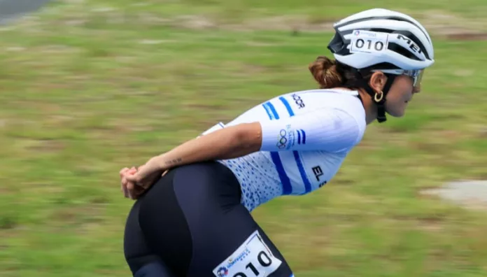 Ivonne Nóchez ganó medalla de Plata en Juegos Centroamericanos La patinadora salvadoreña, Ivonne Nóchez se quedó con la presea de Plata en la categoría de los 500 metros más distancia sprint.