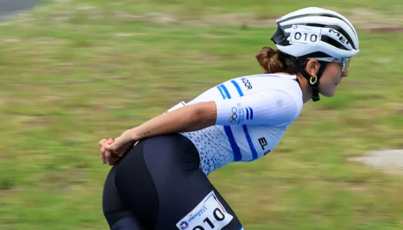 La patinadora salvadoreña, Ivonne Nóchez se quedó con la presea de Plata en la categoría de los 500 metros más distancia sprint.