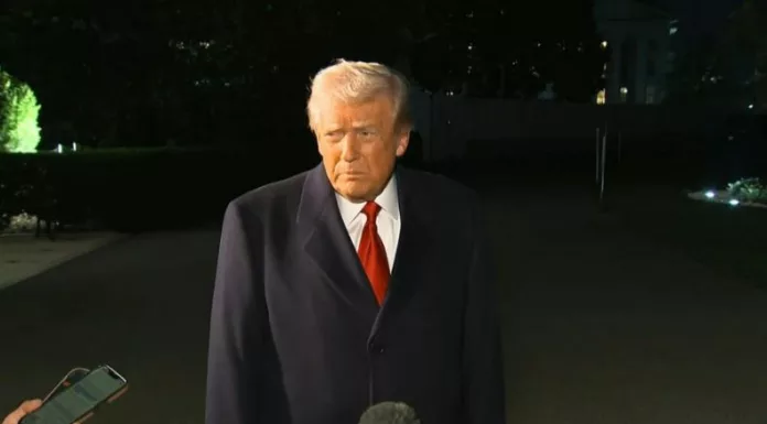 El presidente Donald Trump viajó a Asia para mantener conversaciones con Xi Jinping en Corea del Sur y avanzar en un acuerdo comercial con China.