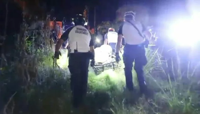 Encuentran ocho cadáveres en bolsas plásticas en Guatemala Al menos ocho cadáveres envueltos en bolsas plásticas fueron encontrados el viernes debajo de un puente en el municipio de Palencia, a orillas de la carretera principal, al este de la capital de Guatemala.