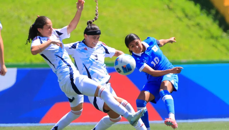La Selecta femenina cerró con una sorpresiva derrota la fase de grupos en los Juegos Centroamericanos ante Costa Rica.