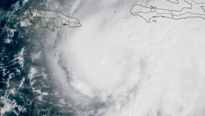 Huracán Melissa alcanza categoría 4 y causa al menos cuatro muertes en el Caribe El huracán Melissa alcanza categoría 4 y amenaza con lluvias e inundaciones catastróficas en Jamaica, Haití y República Dominicana.