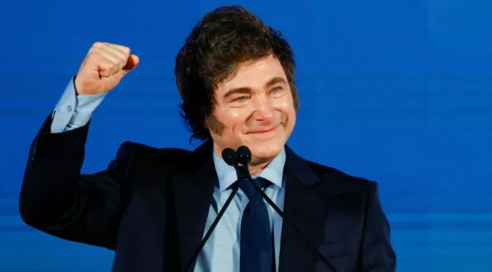 El presidente argentino Javier Milei obtuvo un sorpresivo y amplio triunfo en las elecciones legislativas y aseguró que seguirá impulsando sus reformas.