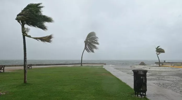 El huracán Melissa alcanzó la categoría 5 y avanza hacia Jamaica, donde se prevén lluvias intensas, posibles inundaciones y una marejada ciclónica peligrosa.