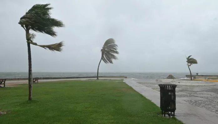 El huracán Melissa sube a categoría máxima y se dirige a Jamaica El huracán Melissa alcanzó la categoría 5 y avanza hacia Jamaica, donde se prevén lluvias intensas, posibles inundaciones y una marejada ciclónica peligrosa.