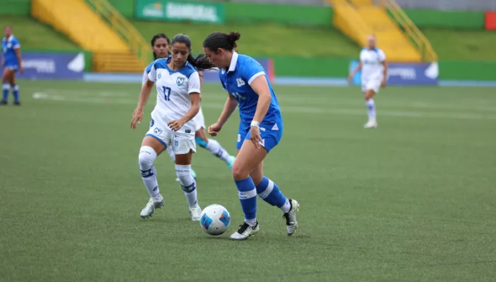 Selecta femenina clasifica a la final en Juegos Centroamericanos La Selecta femenina disputará el partido por la medalla de Oro luego de imponerse a Nicaragua en las semifinales.