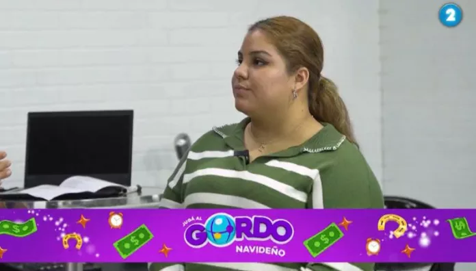 Adele recibe asesoría VIP con Henry Urbina gracias a la Lotería Nacional de Beneficencia La imitadora de la cantante británica recibió una guía exclusiva del actor salvadoreño Henry Urbina, gracias a la iniciativa de la Lotería Nacional de Beneficencia. Esta experiencia la ayudó a fortalecer su talento en “Yo me llamo El Salvador”.