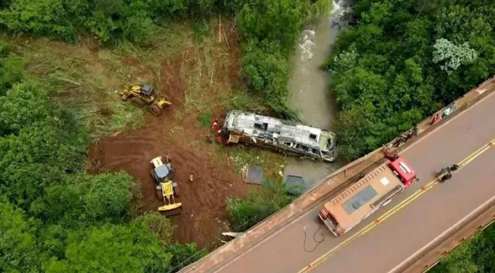 Al menos nueve personas murieron y 29 resultaron heridas en un trágico accidente de tránsito registrado en Misiones, al noreste de Argentina.
