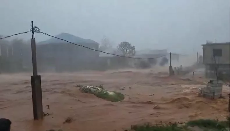 El gobierno inició el recuento de daños tras el paso del huracán Melissa que azotó a la nación caribeña con categoría 5.