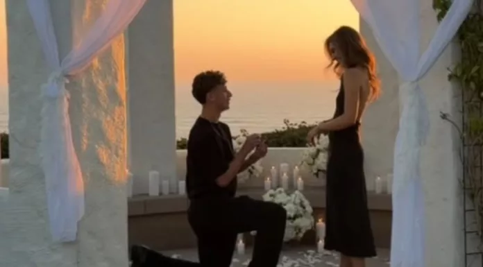 El delantero salvadoreño de Los Angeles FC, Nathan Ordaz, anunció en redes sociales la propuesta de matrimonio con su pareja, Alaini Cardoso.