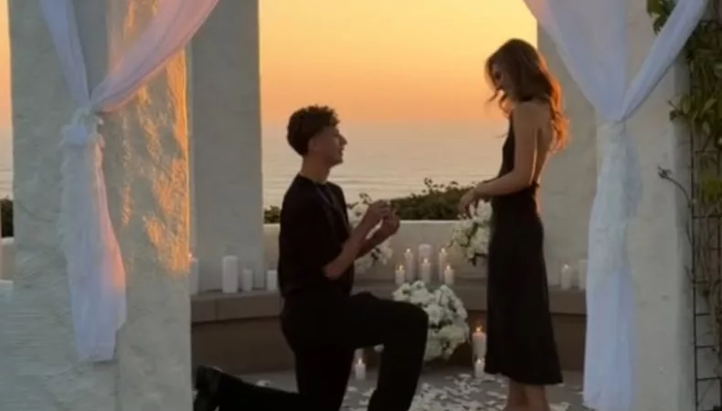 Nathan Ordaz anunció que se casará con su novia El delantero salvadoreño de Los Angeles FC, Nathan Ordaz, anunció en redes sociales la propuesta de matrimonio con su pareja, Alaini Cardoso.