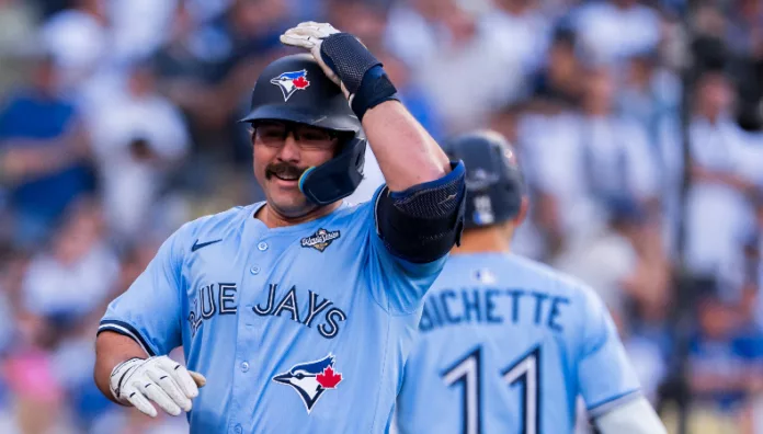 Toronto Blue Jays a una victoria del título de la Serie Mundial 2025 Toronto Blue Jays derrotó por a los Dodgers de Los Angeles y quedó a un triunfo del título en la Serie Mundial 2025.