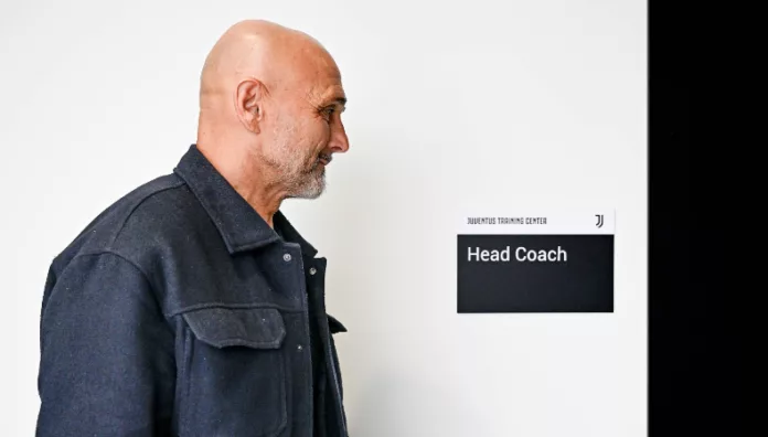 Luciano Spalletti presentado como nuevo entrenador de la Juventus El técnico italiano, Luciano Spalletti firmó hasta junio de 2026 como nuevo entrenador de la Juventus de Turín.