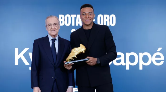 Kylian Mbappé recibió en el Santiago Bernabéu la 