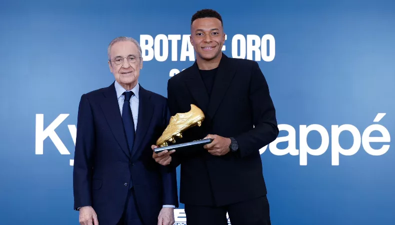 Kylian Mbappé recibió en el Santiago Bernabéu la 