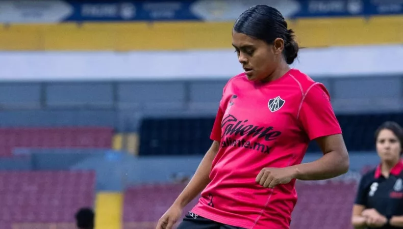 Brenda Cerén cumple 100 partidos en Liga MX femenil y anota un golazo Brenda Cerén anotó un auténtico golazo con el Atlas Femenil ante las