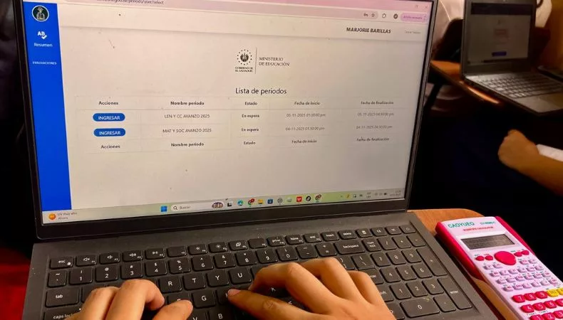 Este martes 4 de noviembre, miles de estudiantes de bachillerato de todo el país comenzaron la prueba AVANZO, que evalúa los conocimientos obtenidos durante su formación media.