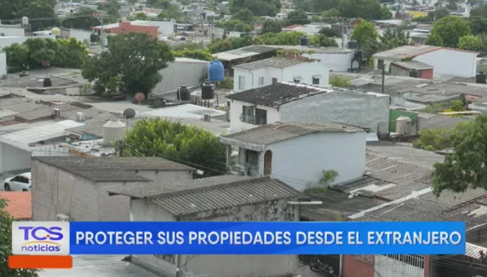 ¿Reside en el extranjero? Conozca cómo proteger sus propiedades en El Salvador Salvadoreños que residen en el extranjero enfrentan dificultades para proteger y administrar sus propiedades en el país, debido a la falta de control directo y al riesgo de fraudes o usurpaciones.