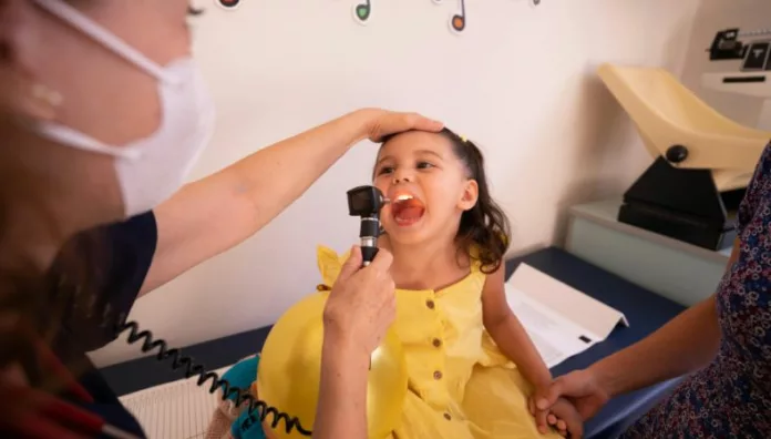 Neumonías están generando problemas en menores de 5 años Neumólogo advierte que niños de año y medio a 5, están sufriendo más complicaciones por neumonías en El Salvador. Influenza A también afecta.