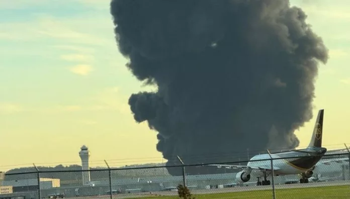 Aumenta a nueve la cifra de fallecidos en accidente en Kentucky El accidente aéreo ocurrido ayer en Louisville, Kentucky cobró la vida de nueve personas y dejó más de diez heridos.