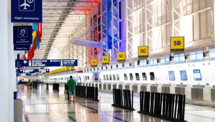 EE. UU. anuncia cancelación de vuelos por cierre gubernamental El gobierno de Estados Unidos anunció este miércoles que solicitará a las aerolíneas que comiencen a cancelar vuelos a partir del viernes.