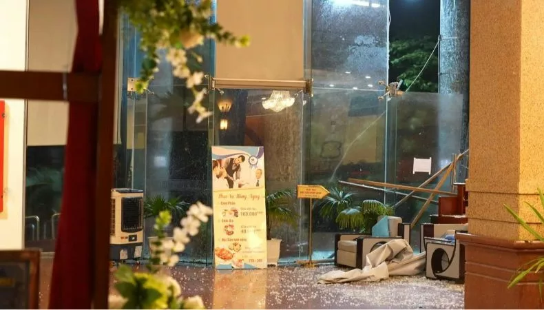 Tifón Kalmaegi azota Vietnam tras causar más de 140 muertes en Filipinas El tifón Kalmaegi impactó la costa central de Vietnam con vientos de hasta 150 km/h, tras causar más de 140 muertos y numerosos desaparecidos en Filipinas.