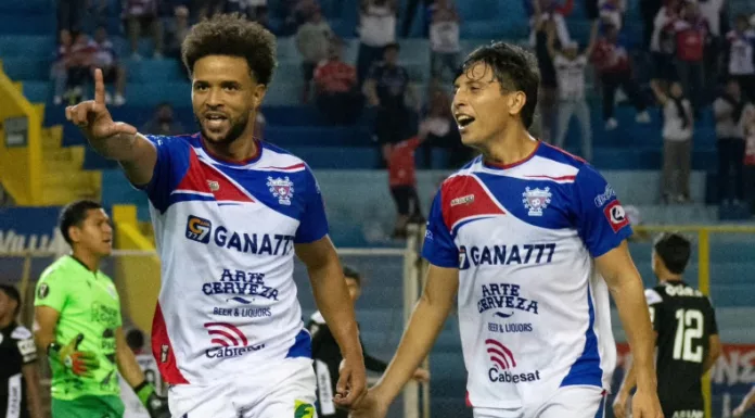 Luis Ángel Firpo sigue líder del torneo. Mientras que Club Deportivo FAS es segundo en la fecha 20 del Apertura 2025.