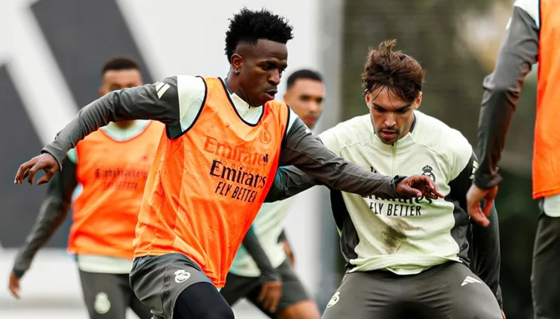 Real Madrid se enfrenta al Rayo Vallecano Real Madrid se enfrentará al Rayo Vallecano, por su parte el Barcelona visitará al Celta de Vigo en una nueva jornada del campeonato español.