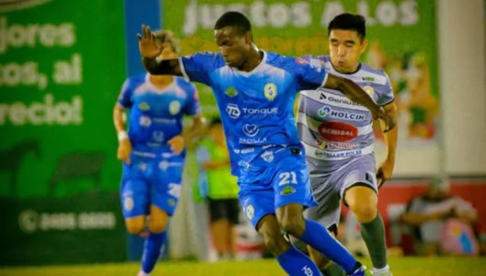 Fuerte San Francisco vence a Metapán y todavía sueña con la clasificación Fuerte San Francisco derrotó de visitante a Isidro Metapán y todavía mantiene opciones de clasificar a cuartos de final.