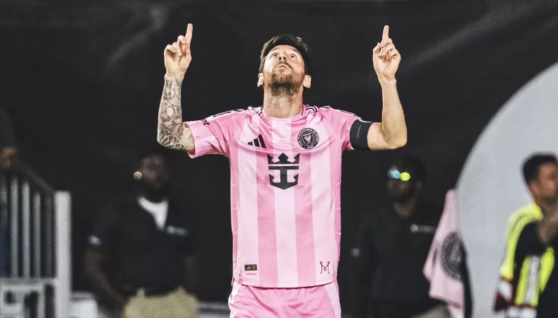 Lionel Messi anotó dos goles en la goleada del Inter Miami ante el Nashville en los Playoffs 2025 de la MLS.