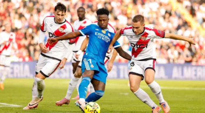 El Real Madrid empató sin goles en su visita al Rayo Vallecano en una nueva jornada del campeonato español.