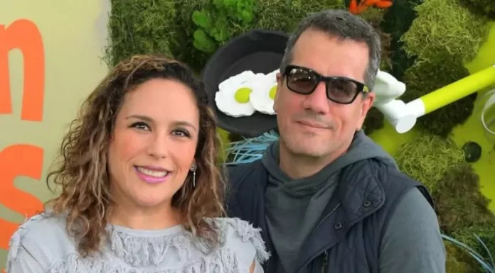 La querida actriz mexicana se ve involucrada en el fin de su relación tras una demanda filtrada; descubre cómo se enteró, qué dijo y qué viene ahora para sus hijos y para ella.
