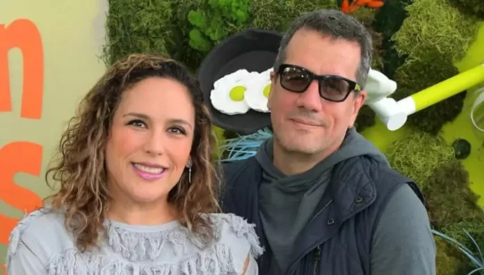 Angélica Vale y Otto Padrón ponen punto final a 14 años de matrimonio La querida actriz mexicana se ve involucrada en el fin de su relación tras una demanda filtrada; descubre cómo se enteró, qué dijo y qué viene ahora para sus hijos y para ella.
