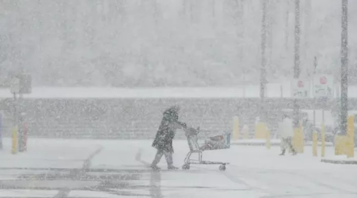 El noreste de Estados Unidos se encuentra bajo una advertencia climática debido a una intensa ola de frío que ha obligado a posponer viajes.