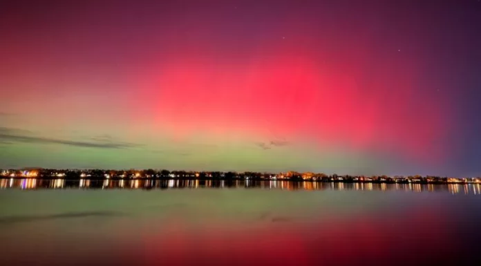 La Administración Nacional Oceánica y Atmosférica (NOAA) de Estados Unidos emitió una alerta por una tormenta solar de categoría severa (G4) que golpeará este miércoles el campo magnético de la Tierra.