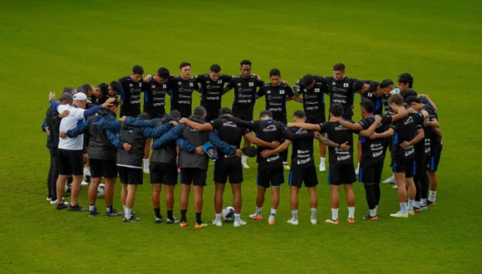 La Selecta se juega la última oportunidad de clasificar al Mundial 2026 La Selecta se juega la última oportunidad de mantenerse con opciones de clasificar al Mundial 2026 visitado a la selección de Surinam.