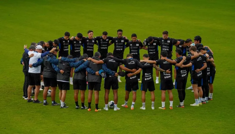 La Selecta se juega la última oportunidad de mantenerse con opciones de clasificar al Mundial 2026 visitado a la selección de Surinam.