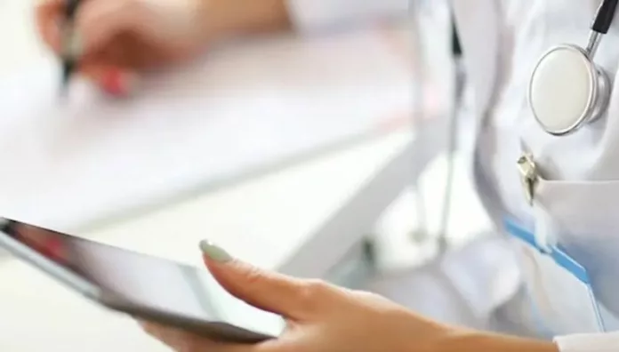 Gobierno y Google lanzan DoctorSV que brinda atención médica virtual DoctorSV cuenta con consultas por videollamada, recetas para medicamentos y órdenes de exámenes, todo gratis y disponible 24/7.