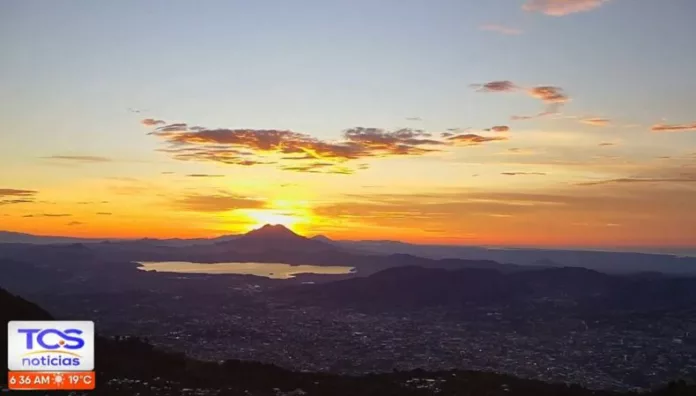 Cielos despejados, algunas brisas del norte y lluvias esporádicas Los pronósticos no visualizan ingreso de frente frío en los próximos 10 días, pero tendremos cielos despejados, brisas del norte y algunas lluvias esporádicas.