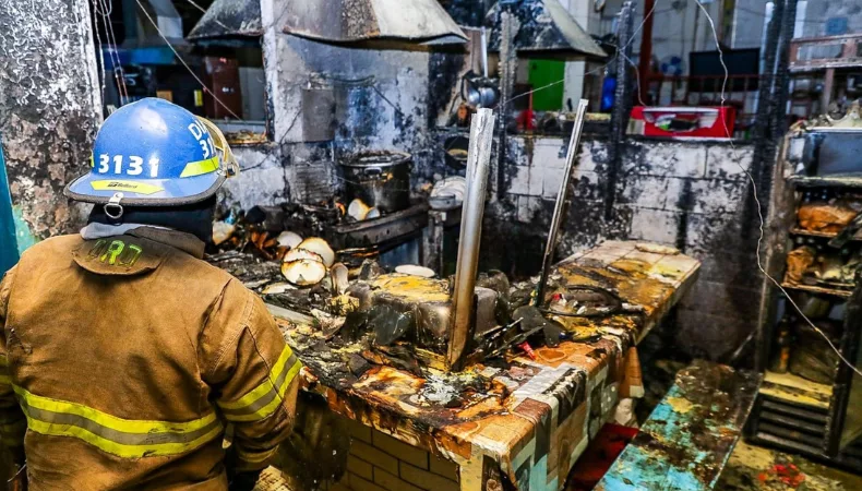 De acuerdo con reportes de Bomberos El Salvador y cuerpos de socorro, en el siniestro no se registraron víctimas.