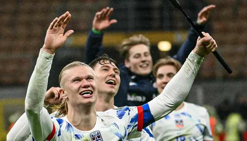 Noruega goleó con otra gran exhibición de Erling Haaland para clasificarse al Mundial 2026; Italia volverá a jugar el repechaje.