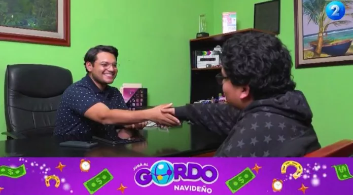 El imitador aprovechó una asesoría VIP con el experto Kevin Guardado para replantear su estrategia en redes, gracias a la iniciativa de la Lotería Nacional de Beneficencia.