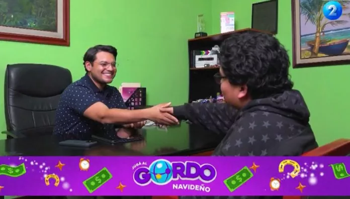 Juan Gabriel recibe un impulso digital gracias a la Lotería Nacional de Beneficencia El imitador aprovechó una asesoría VIP con el experto Kevin Guardado para replantear su estrategia en redes, gracias a la iniciativa de la Lotería Nacional de Beneficencia.