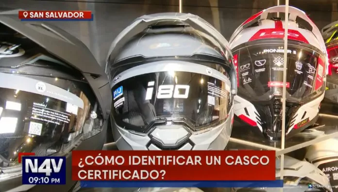 ¡Atención motociclistas! Uso de cascos certificados será obligatorio A partir del 29 de diciembre, todos los motociclistas estarán obligados a portar cascos certificados, con el fin de garantizar su seguridad y salvar vidas.