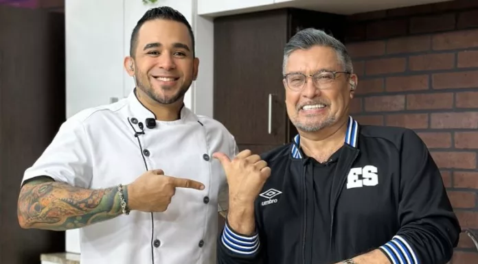 El exfutbolista y comentarista deportivo abrió la refri, tomó lo que encontró y armó un plato que ni él tenía previsto.